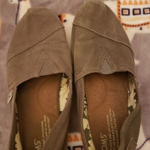 Toms Shoes